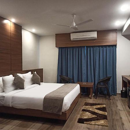 Hotel Tree Fern Dibrugarh Exteriör bild