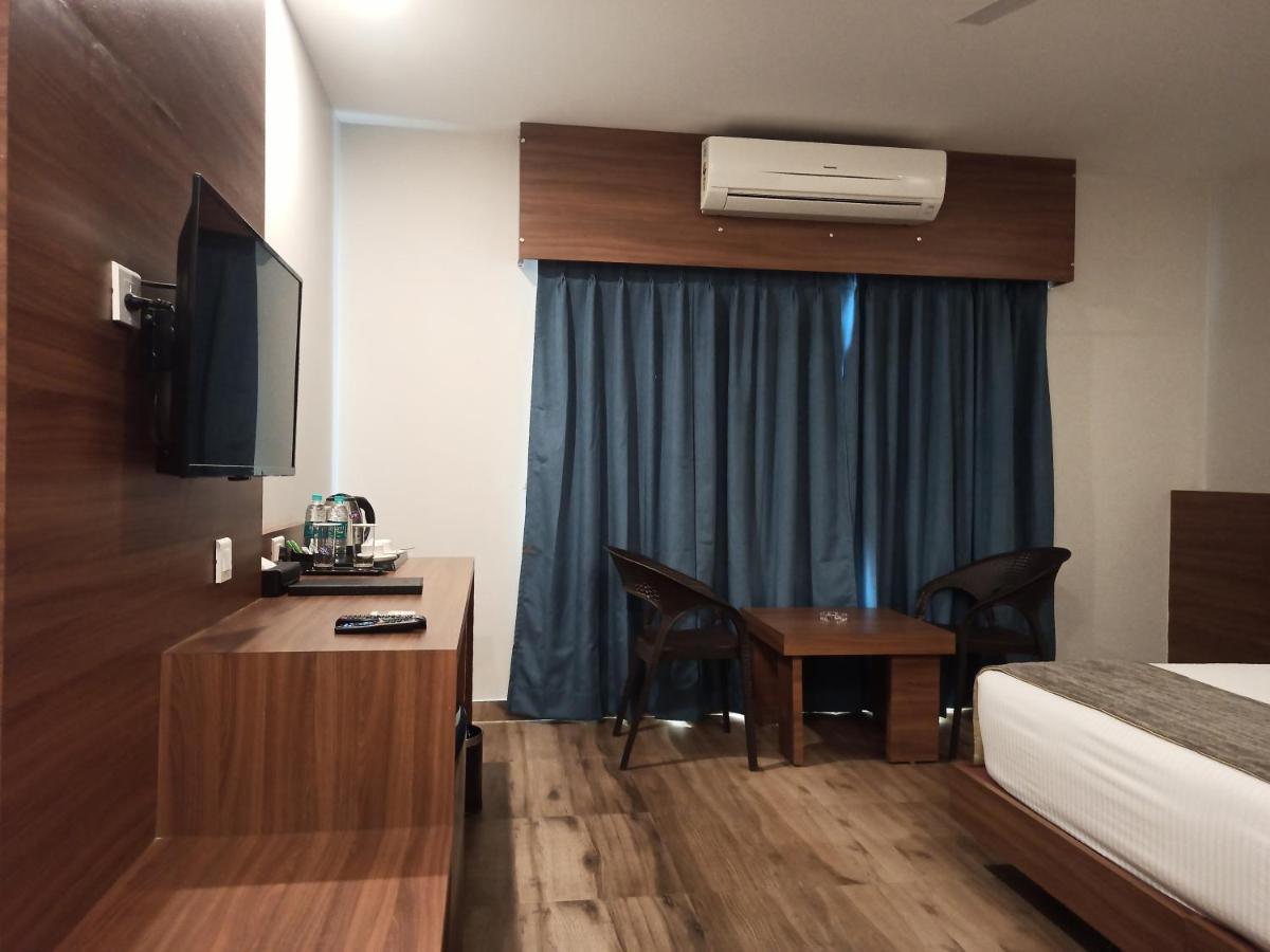 Hotel Tree Fern Dibrugarh Exteriör bild