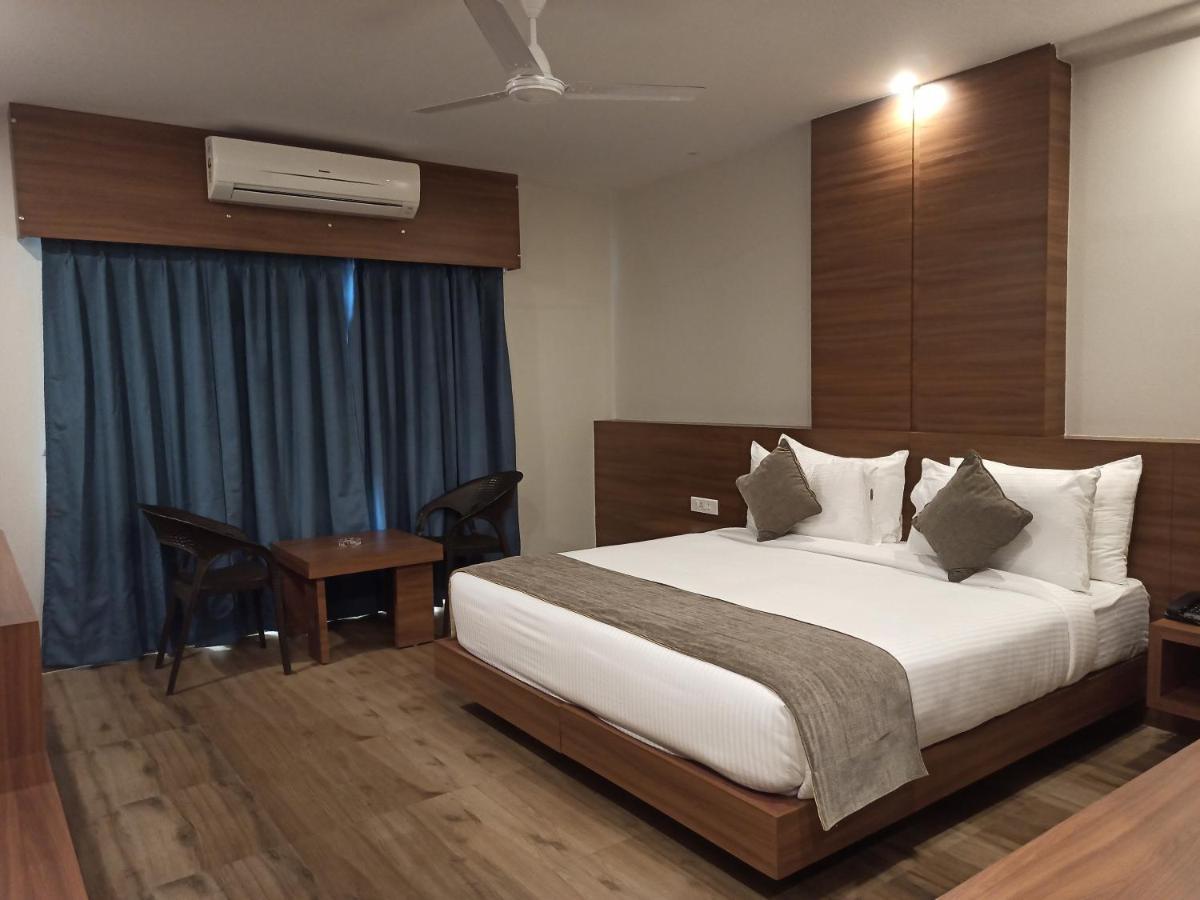 Hotel Tree Fern Dibrugarh Exteriör bild
