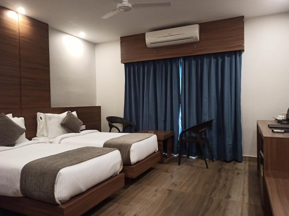 Hotel Tree Fern Dibrugarh Exteriör bild