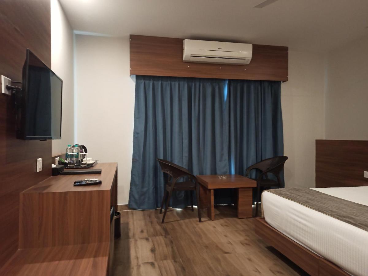 Hotel Tree Fern Dibrugarh Exteriör bild