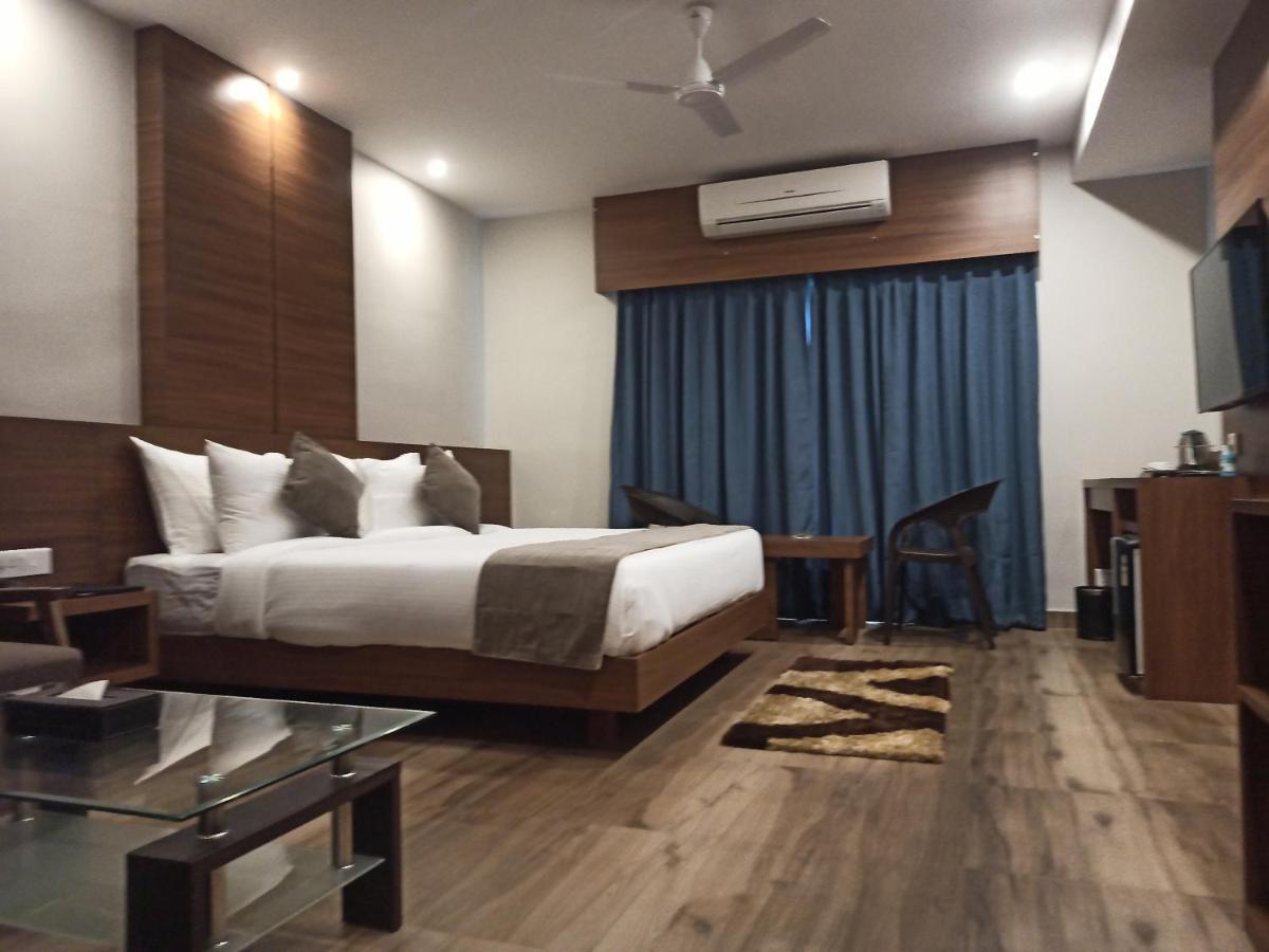 Hotel Tree Fern Dibrugarh Exteriör bild