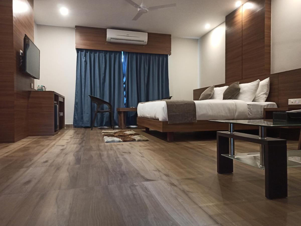 Hotel Tree Fern Dibrugarh Exteriör bild