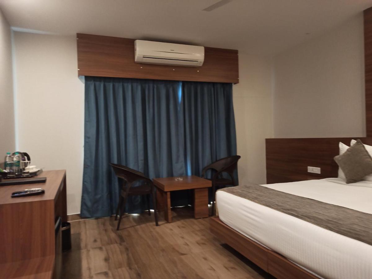 Hotel Tree Fern Dibrugarh Exteriör bild