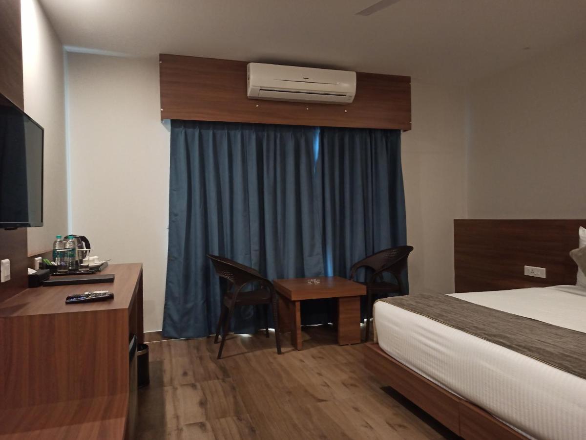 Hotel Tree Fern Dibrugarh Exteriör bild