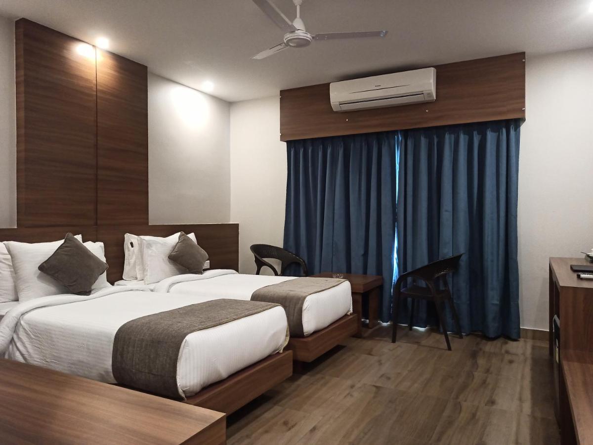Hotel Tree Fern Dibrugarh Exteriör bild