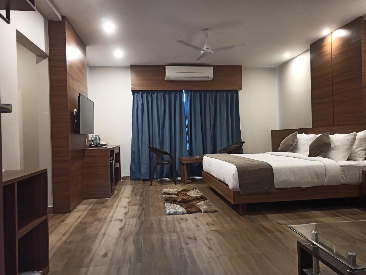 Hotel Tree Fern Dibrugarh Exteriör bild