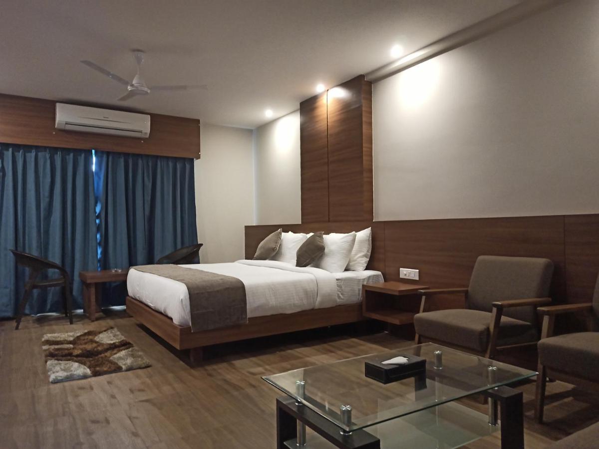 Hotel Tree Fern Dibrugarh Exteriör bild