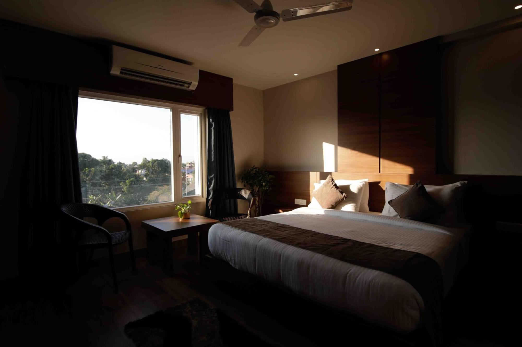 Hotel Tree Fern Dibrugarh Exteriör bild