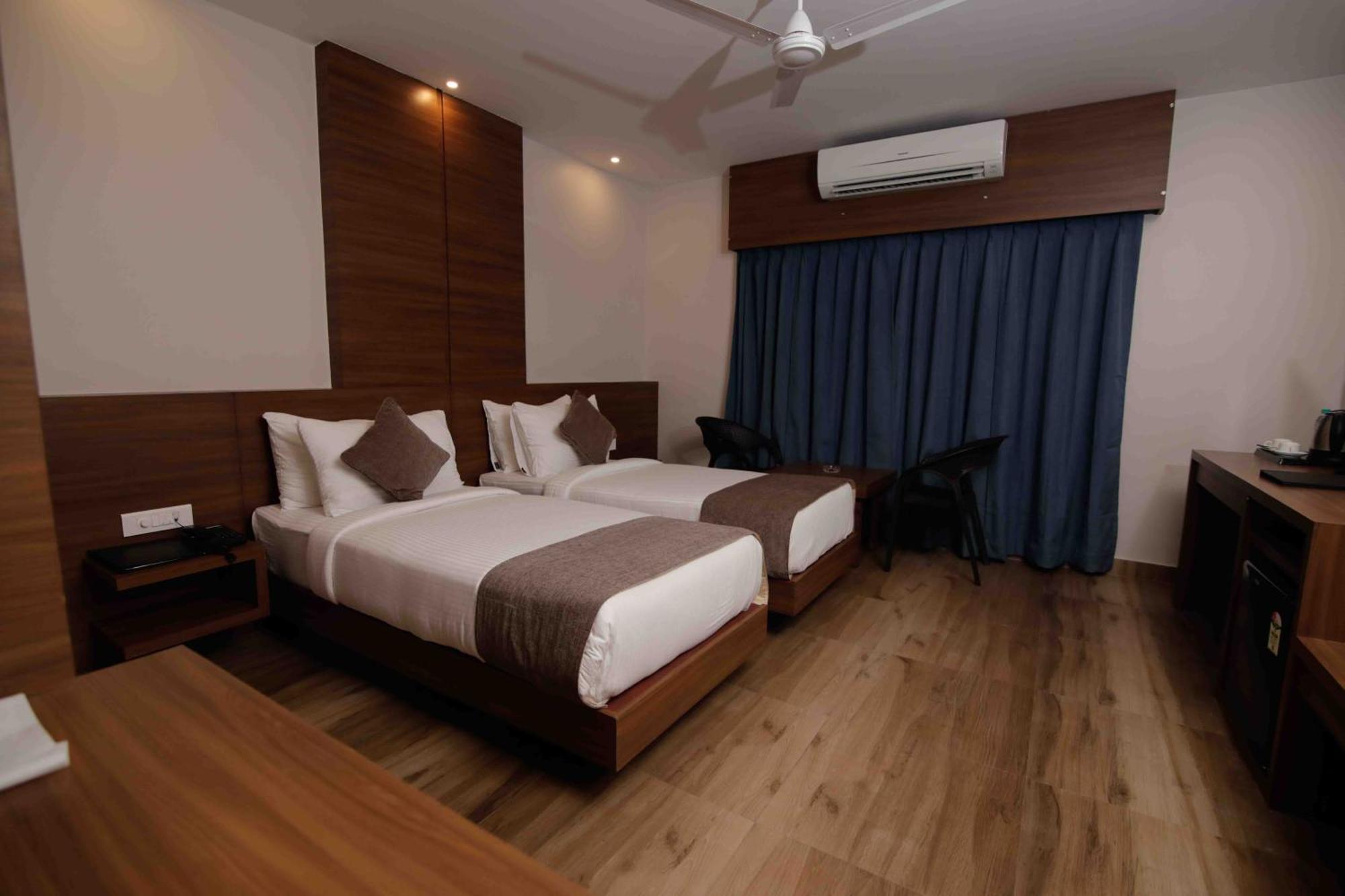 Hotel Tree Fern Dibrugarh Exteriör bild