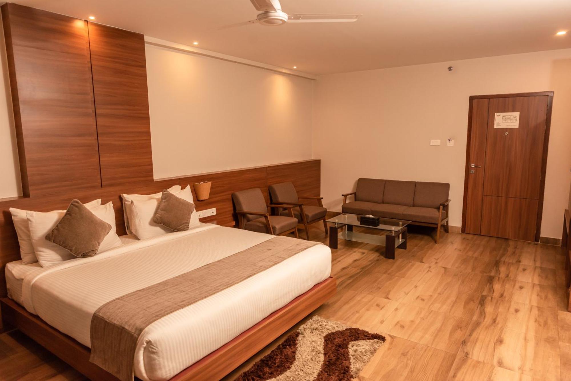 Hotel Tree Fern Dibrugarh Exteriör bild